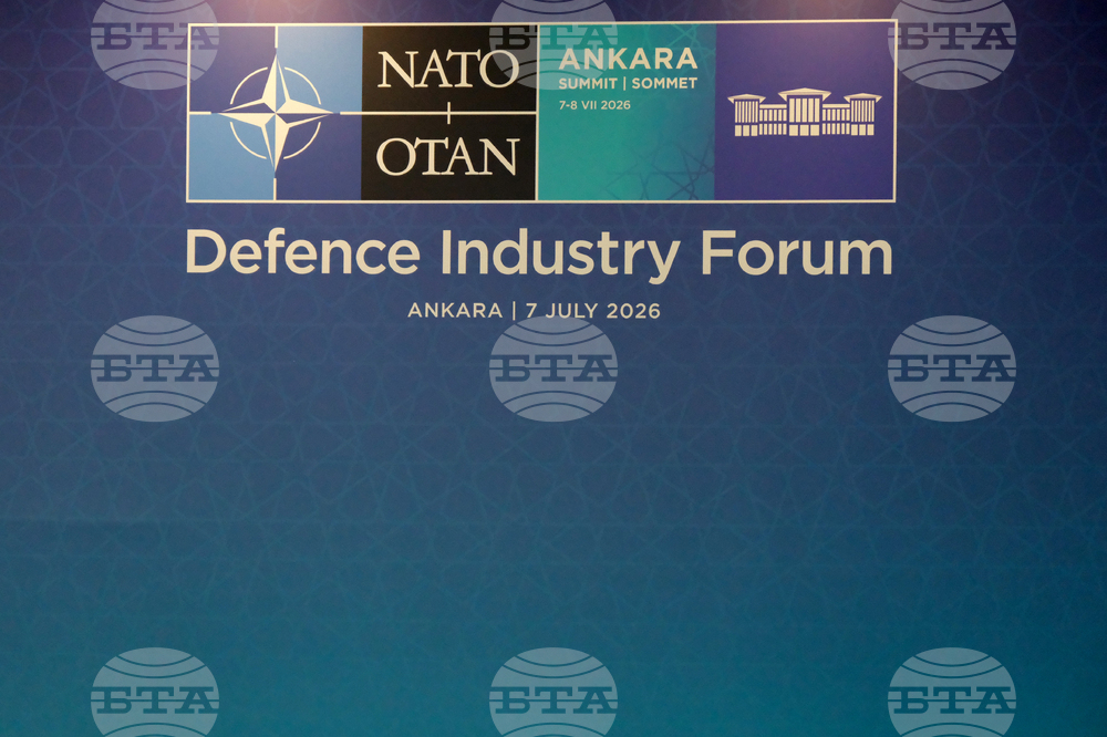 Турция - Анкара - форум за отбранителна индустрия - макети на военна техника