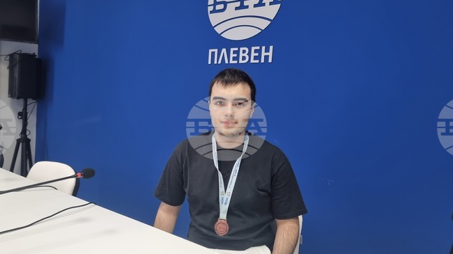 Заради изкуствения интелект може да изчезнат професии, но ще се създадат и нови, смята Марио Петков, част от националния отбор по изкуствен интелект
