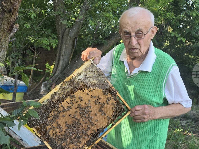 Село Каленик - най-възрастен пчелар - празник на пчеларите