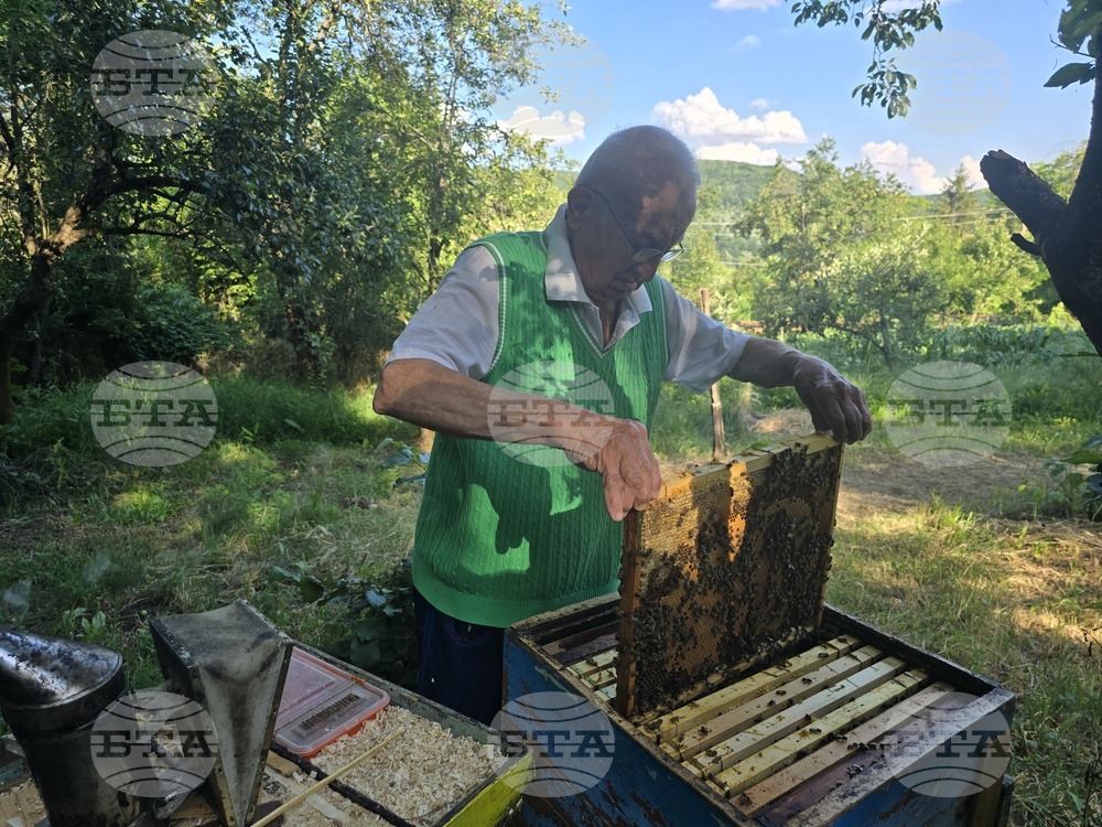 Село Каленик - най-възрастен пчелар - празник на пчеларите