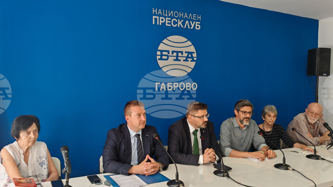 Discussion at BTA Press Club in Gabrovo Describes Pencho Slaveykov as Driving Force behind Bulgarian Modernism