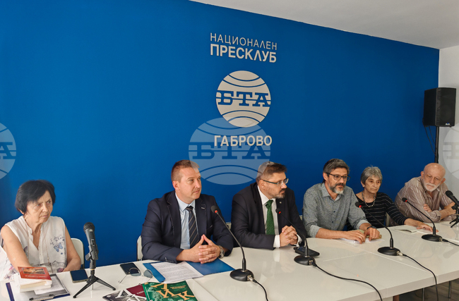 Discussion at BTA Press Club in Gabrovo Describes Pencho Slaveykov as Driving Force behind Bulgarian Modernism