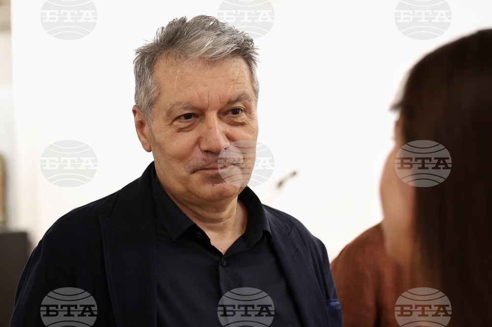 Бургас - „Атон в рисунки и фотографии 2“ - представяне