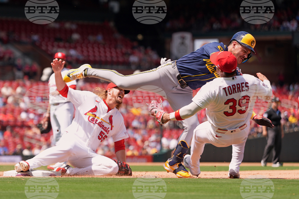 APTOPIX Brewers Cardinals Baseball