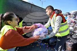 Варна - Кампания за събиране на капачки "Аз Вярвам и Помагам"