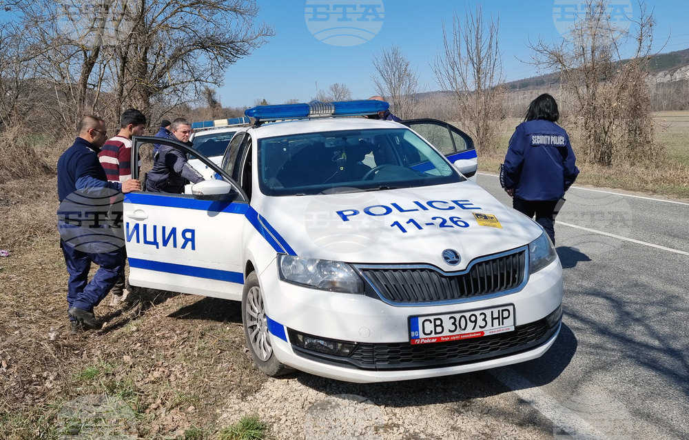 Полициаи и надзиратели правят палатков лагер в знак на протест