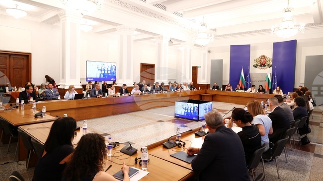 Изграждането на капацитет в областта на стратегическите обществени поръчки е приоритетно за България, каза изпълнителният директор на АОП Михаела Крумова