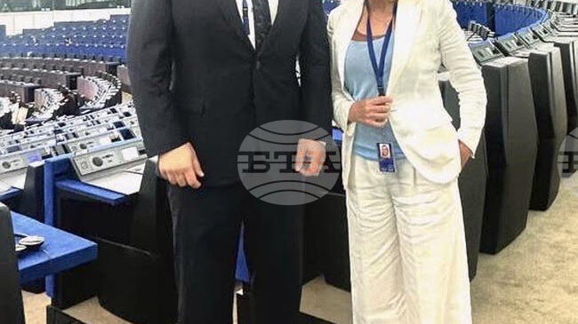 Bulgarian MEPs Elena Yoncheva, Taner Kabilov Join European Conservatives and Reformists Group