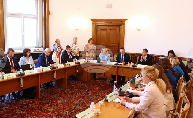 Социалната комисия прие на първо гласуване законопроекта за държавния бюджет за 2026 г.