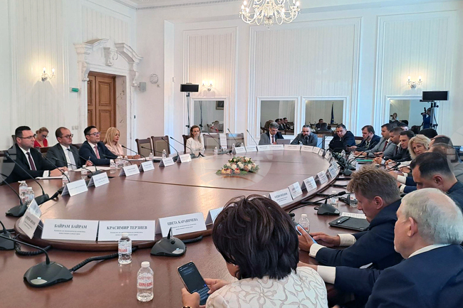 Economy Committee Approves 2026 State Budget at First Reading