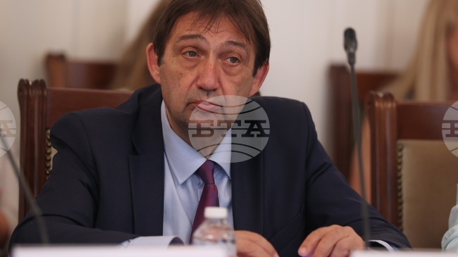 Public Works Minister Says State Paid Advances for Road Construction without Approved Projects