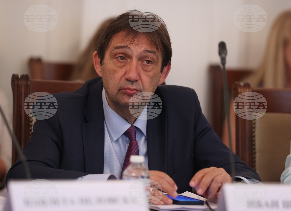 Public Works Minister Says State Paid Advances for Road Construction without Approved Projects