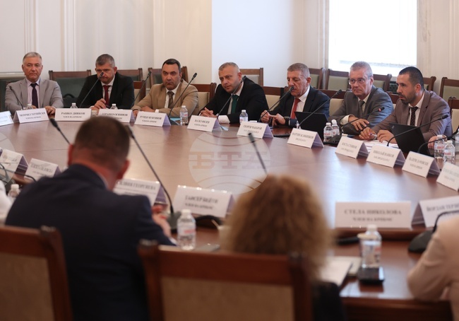 Парламентарната комисия по регионална политика одобри на първо четене проектозакона за държавния бюджет за 2026 г.