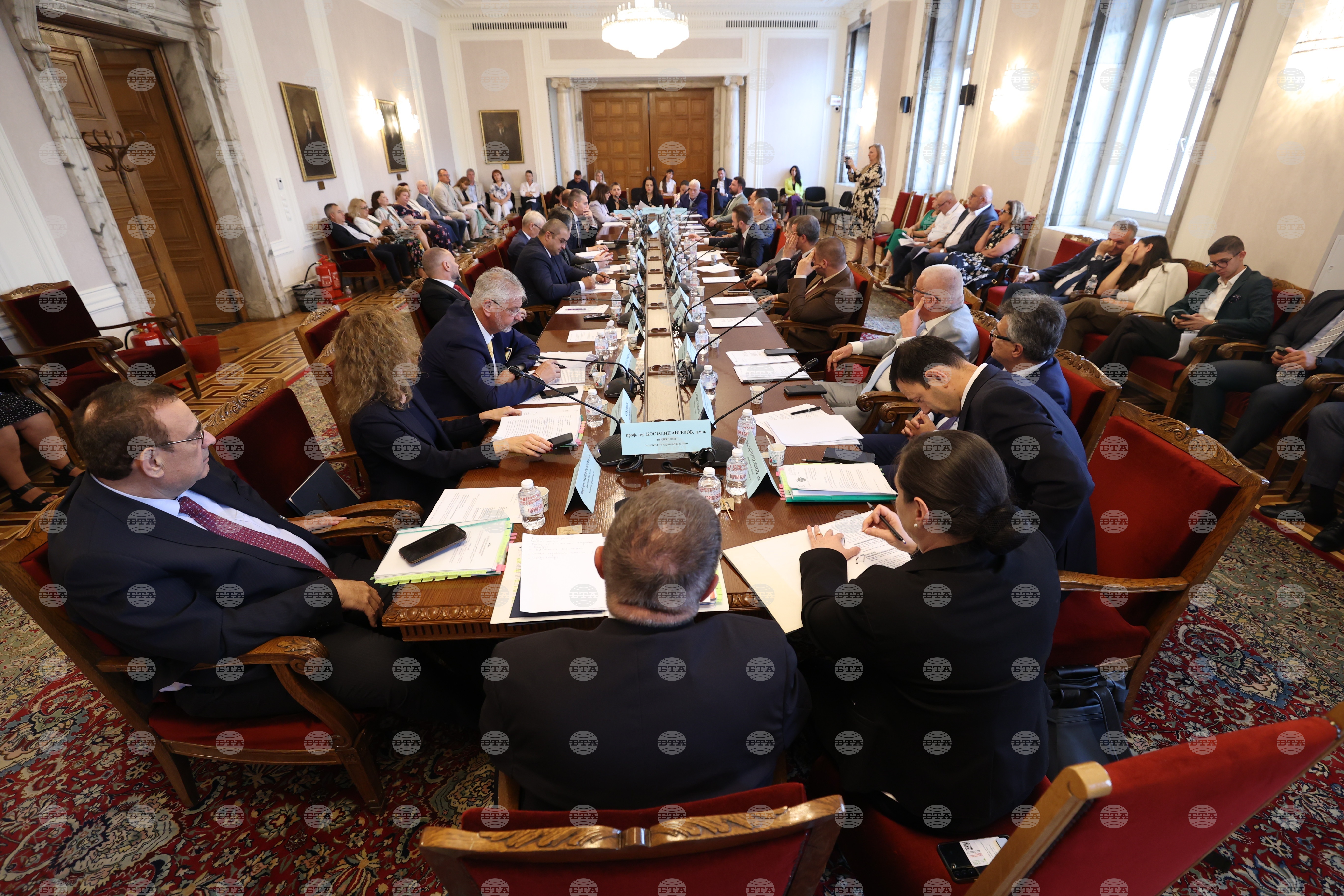 Здравната комисия не прие на първо гласуване предложение частните болници да правят обществени поръчки, внесено от "Възраждане"