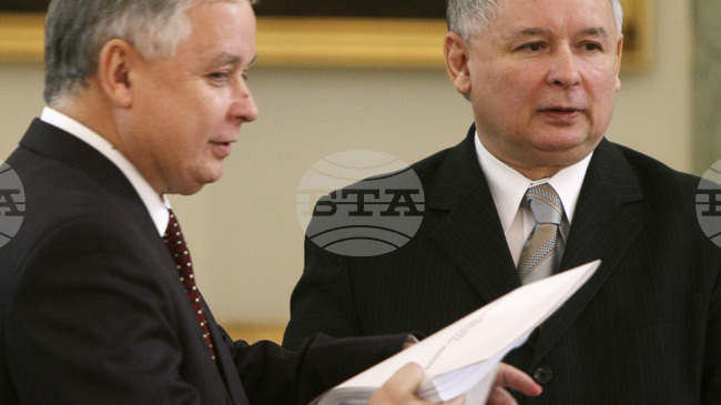 Полският президент Лех Качински назначава преди 20 години своя брат близнак Ярослав Качински за премиер на Полша