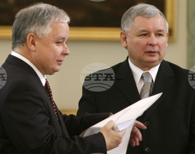 Полският президент Лех Качински назначава преди 20 години своя брат близнак Ярослав Качински за премиер на Полша