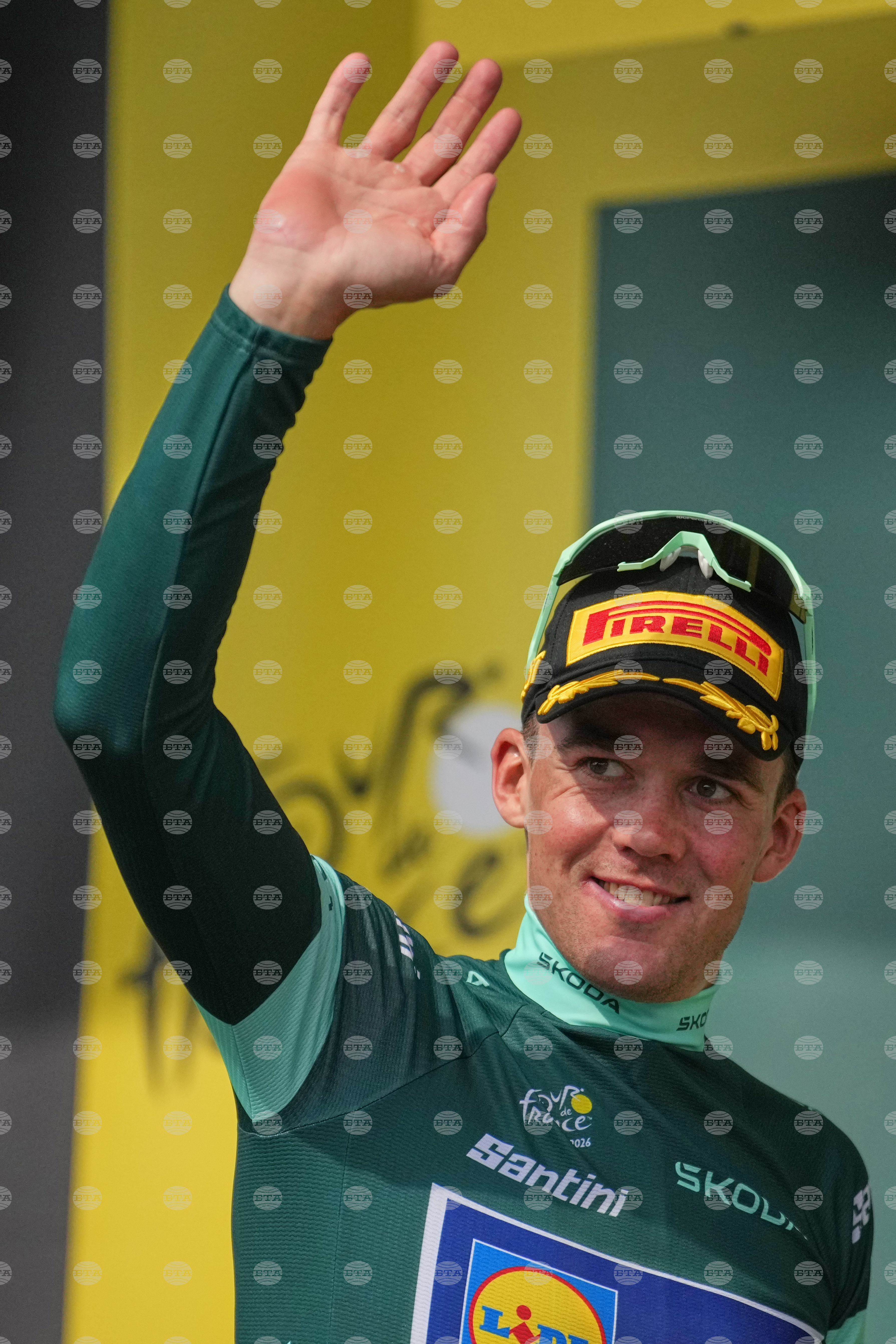 CORRECTION Tour de France Cycling