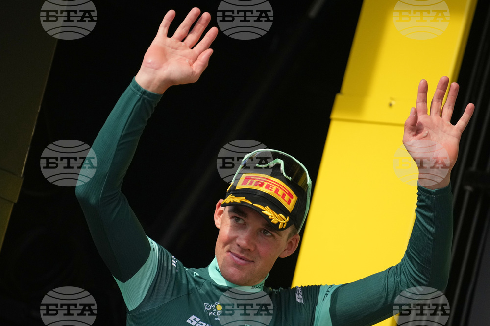 CORRECTION Tour de France Cycling
