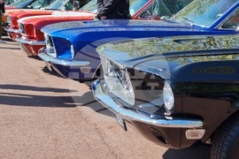 Румъния - автомобили - ретро парад