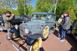 Румъния - автомобили - ретро парад