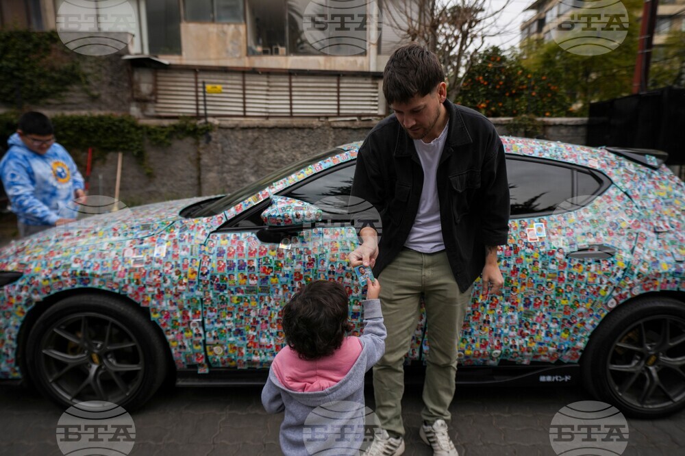 APTOPIX Chile WCup Stickers Car