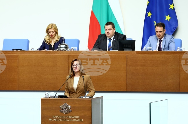 Иван Вазов ни завеща разбирането, че любовта към България не е лозунг, а работа, служене и постоянство, заявиха от "Прогресивна България"