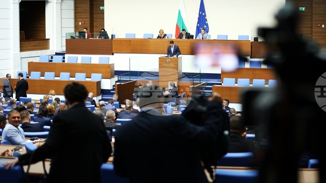 Парламентът прие окончателно промени в Закона за кредитните институции