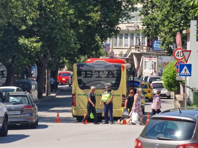 Шофьорът на автобуса, блъснал пешеходка в района на кооперативния пазар във Велико Търново, е привлечен като обвиняем