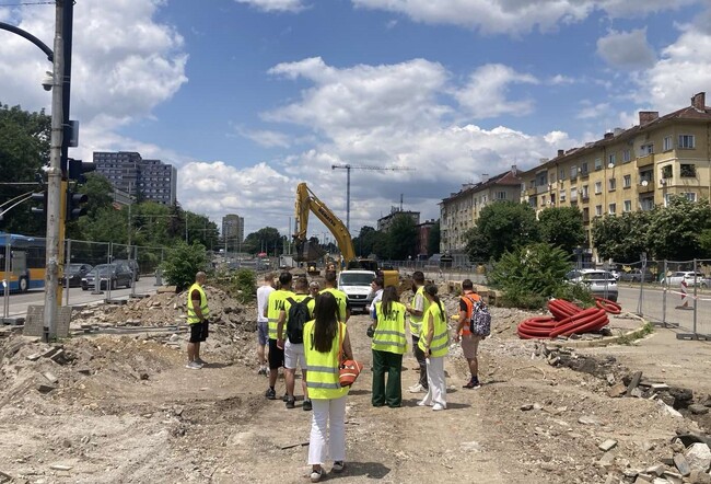 Столична община и УАСГ проведоха обучение на студенти на терен на бул. ”Кн. Мария Луиза” 