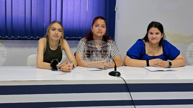 Богатството се крие в начина, по който обичаме, каза ученичката от Плевен Кристияна Цветанова по време на дискусия за Пенчо Славейков