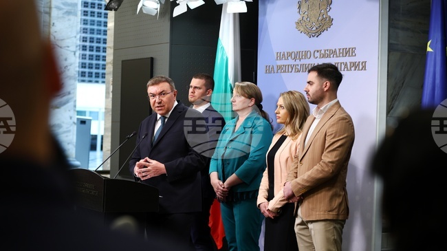 ГЕРБ-СДС внасят законопроект за забрана на социалните мрежи на деца до 16 г., дигитален портфейл ще верифицира на колко години са потребителите
