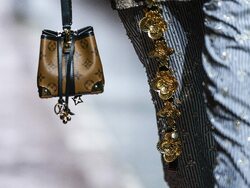 South Korea Louis Vuitton Pre Fall Show 23