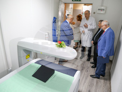 УМБАЛ „Александровска“ - медицинска апаратура - освещаване