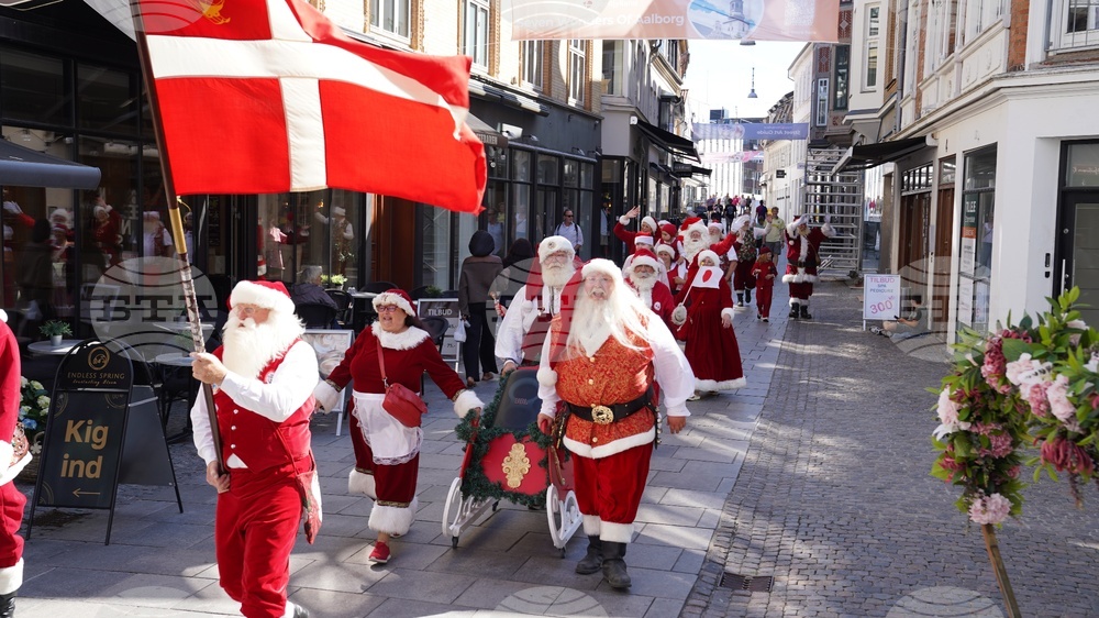 Denmark Summer Santas