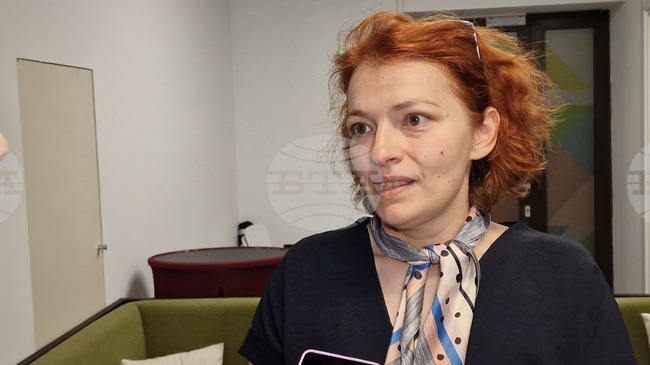 Липсата на ефективна защита на лицата, сигнализиращи за нарушения, е съществена слабост и в България, и в Румъния, каза за БТА Кремена Чобанова