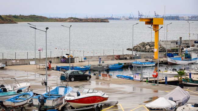 Рибарското пристанище в бургаския квартал "Крайморие" отново покри изискванията за "Син флаг"