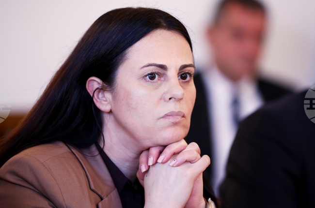 Работим за подобряване на правилата, по които ще се работи по Националния културен календар, каза зам.-министър Марина Василева
