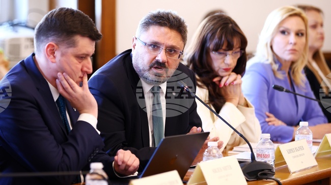 Има редица слабости в бюджета за култура и от ДПС ще предложим промени между първото и второто гласуване, каза депутатът Николай Златарски 