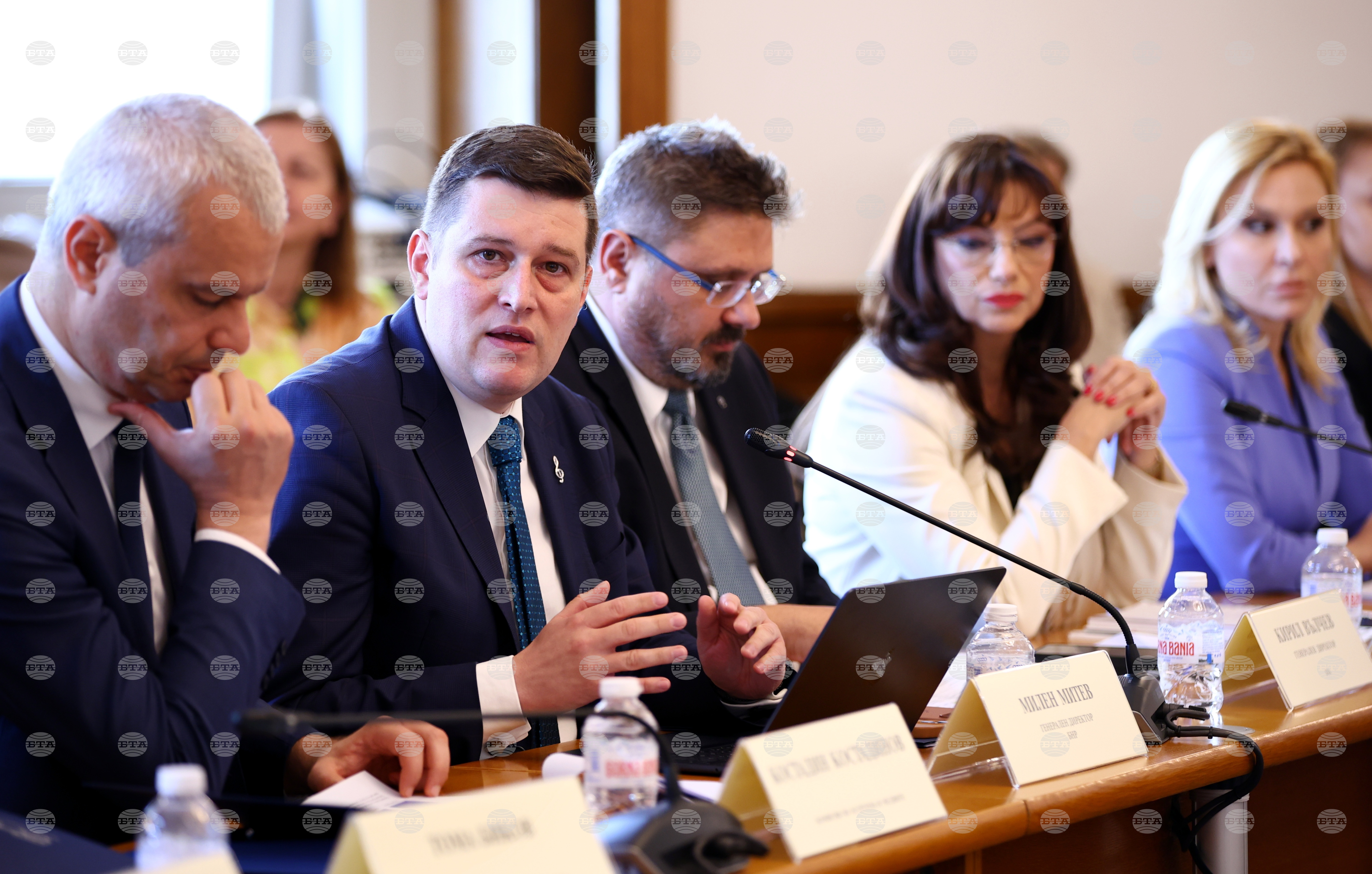 Поискахме увеличение на основните възнаграждения с 20 процента, каза генералният директор на БНР Милен Митев