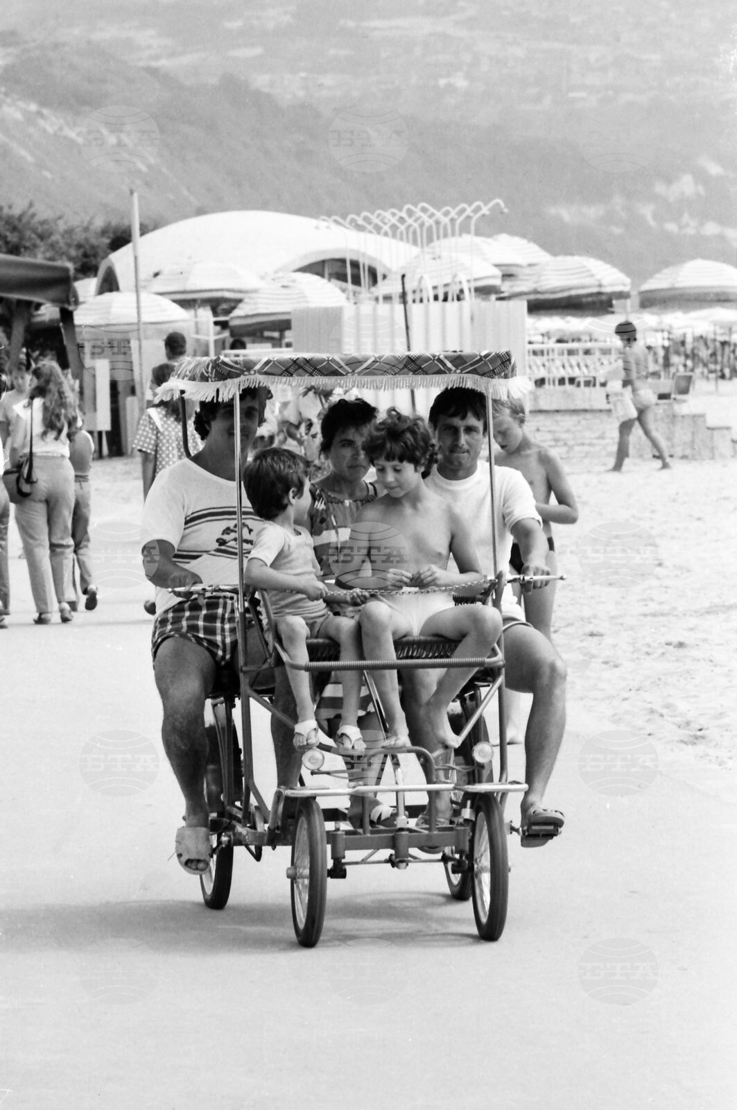 Лято в к.к. „Албена“ през 1986 година
