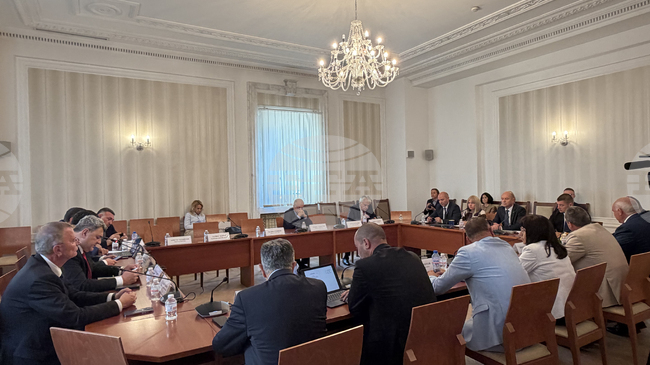 Парламентарната комисия по вътрешна сигурност прие на първо четене издаването на електронна идентичност да бъде безплатно