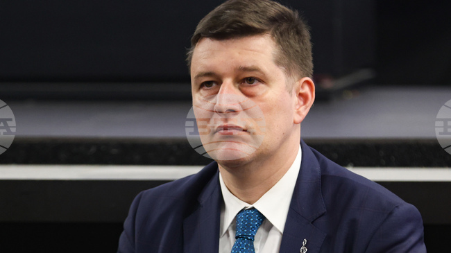 Националното радио е звуковата памет на страната, каза генералният директор на БНР Милен Митев при представянето на юнския брой на ЛИК