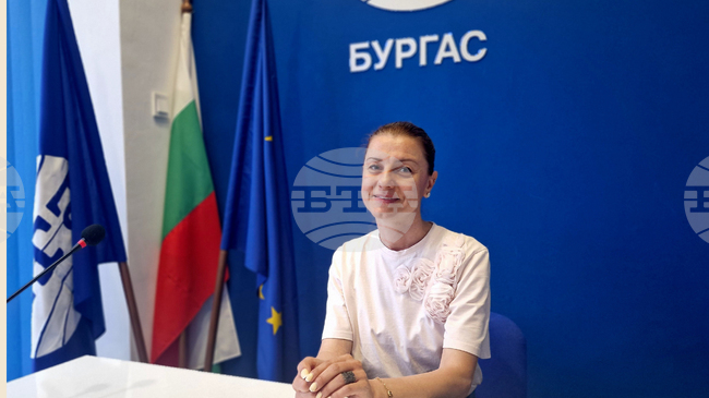 Пътят на младите оперни певци е труден, но името на Гена Димитрова ни задължава да държим високо ниво, каза в Бургас Биляна Данаилова