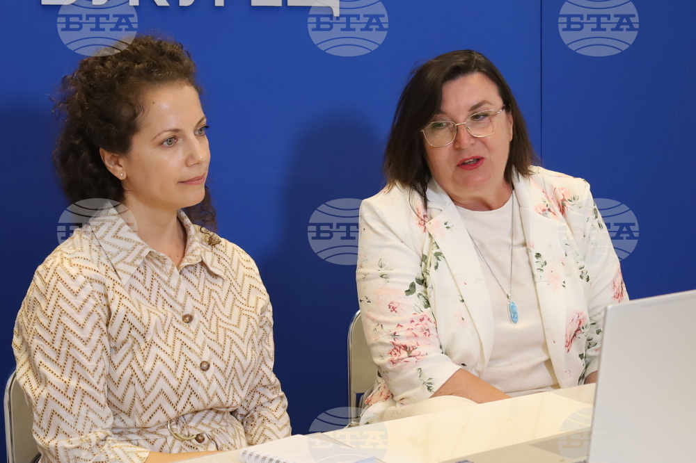 Румъния - Национален пресклуб на БТА Букурещ - списание ЛИК - „Неотразимата Гена“ - представяне