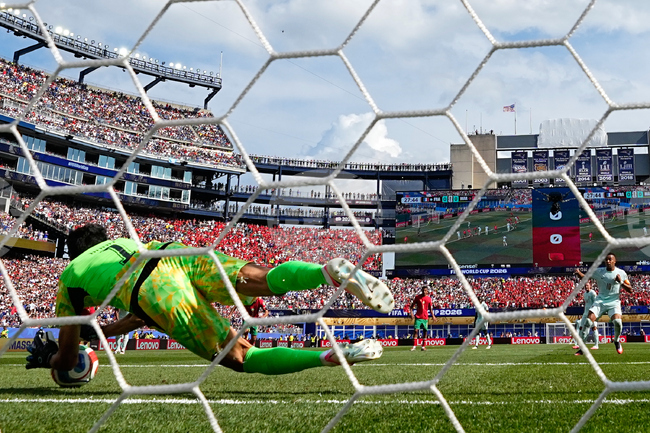 CORRECTION APTOPIX Morocco France WCup Soccer