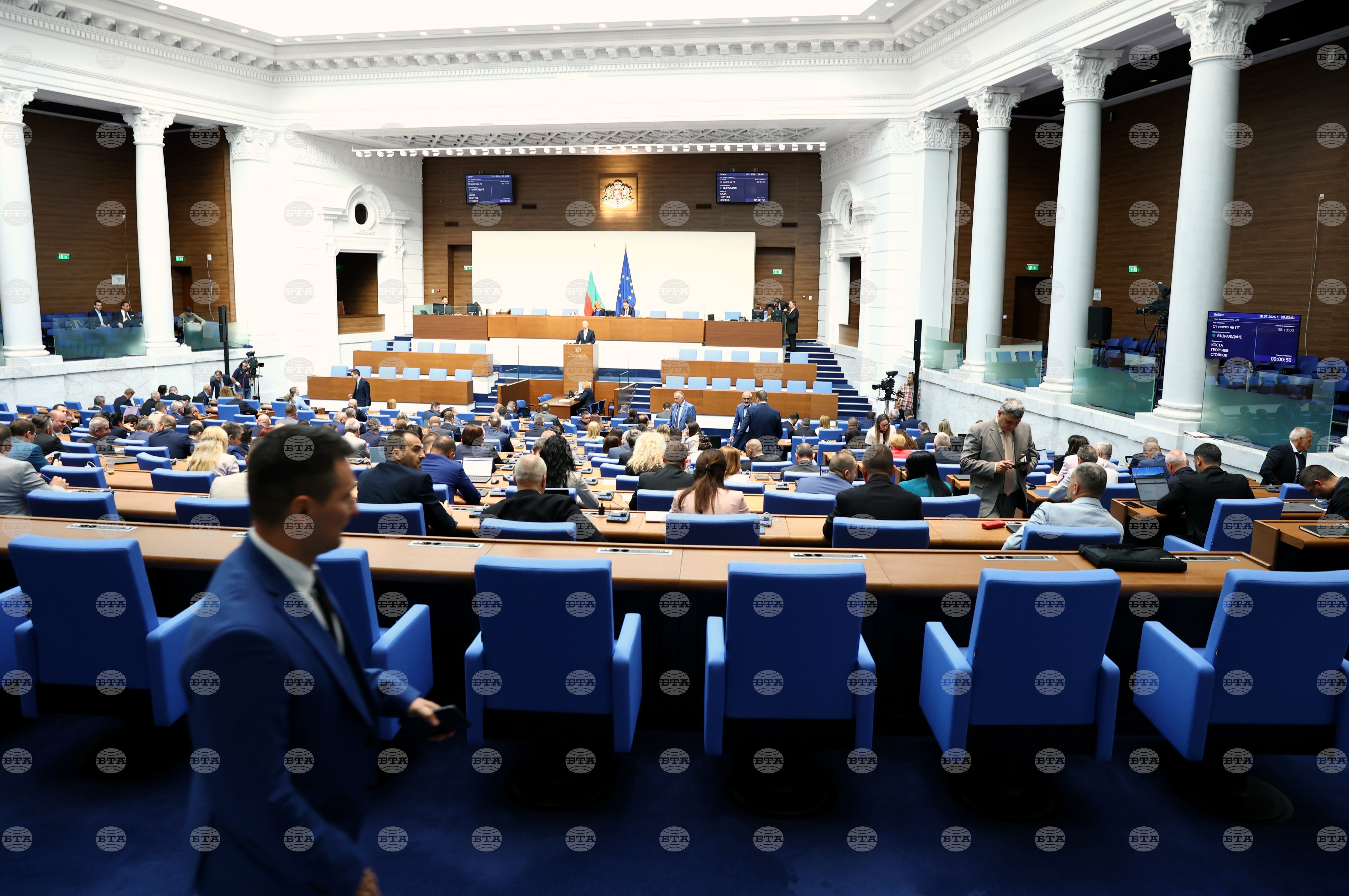 Парламентът обсъжда на първо четене проектобюджета на държавното обществено осигуряване за 2026 г.