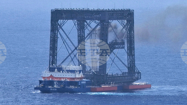 Китай успешно тества система за изваждане на ракетен ускорител от морето