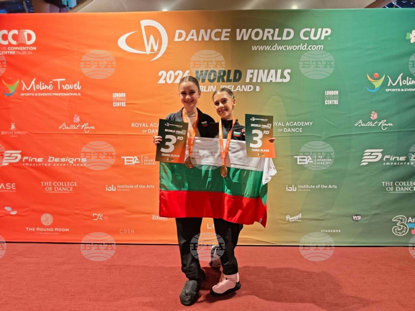 Участнички от Бургас спечелиха два бронзови медала на финалите на Dance World Cup в Дъблин