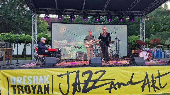 Четвъртото издание на Jazz and Art Fest събра в троянското село Орешак джаз музика, визуални изкуства и художествени занаяти