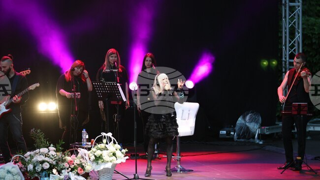 Bulgarian Pop Icon Lili Ivanova Draws Standing Ovation in Varna Ahead of Burgas Concert on Farewell National Tour